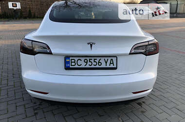 Седан Tesla Model 3 2019 в Львові