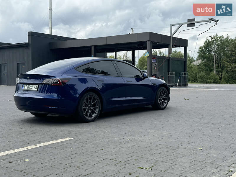 Седан Tesla Model 3 2019 в Івано-Франківську