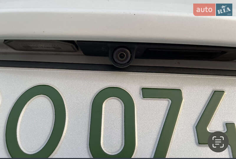 Седан Tesla Model 3 2020 в Млинове