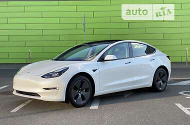 Седан Tesla Model 3 2023 в Києві