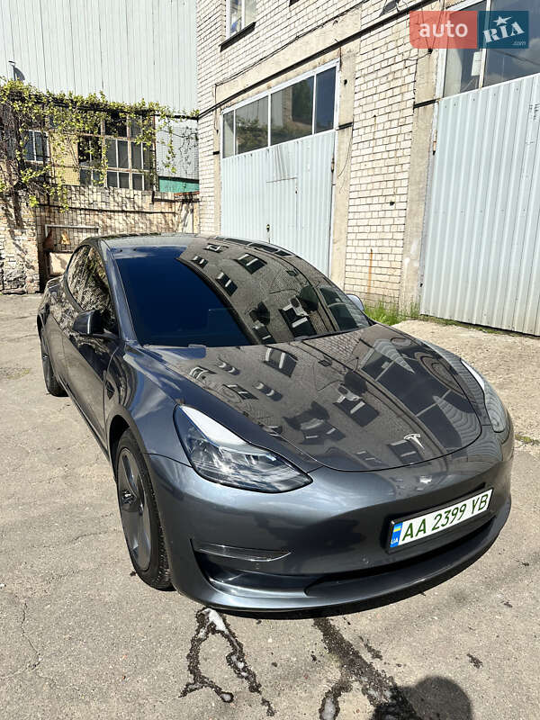 Седан Tesla Model 3 2022 в Києві