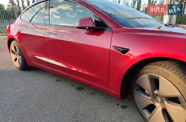 Седан Tesla Model 3 2022 в 