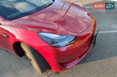 Седан Tesla Model 3 2022 в 