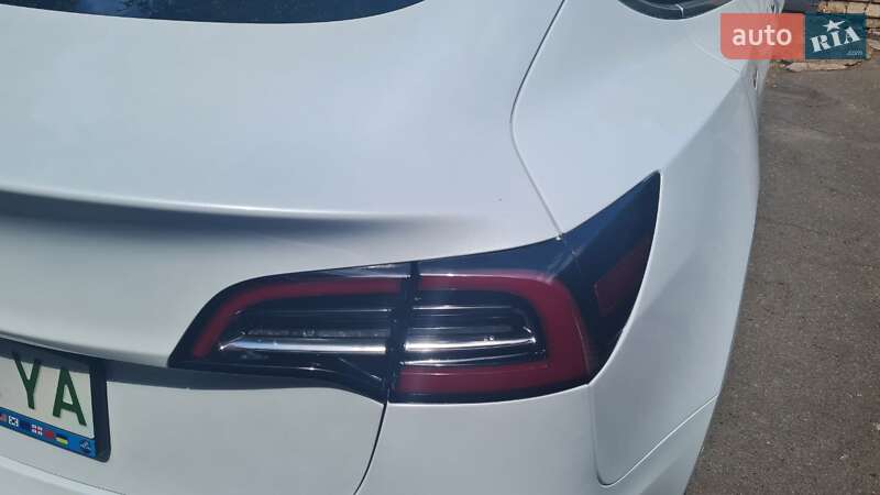 Седан Tesla Model 3 2020 в Кривому Розі