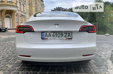 Седан Tesla Model 3 2021 в Киеве