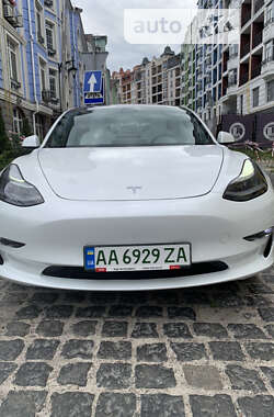 Седан Tesla Model 3 2021 в Киеве