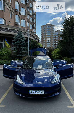 Седан Tesla Model 3 2018 в Киеве