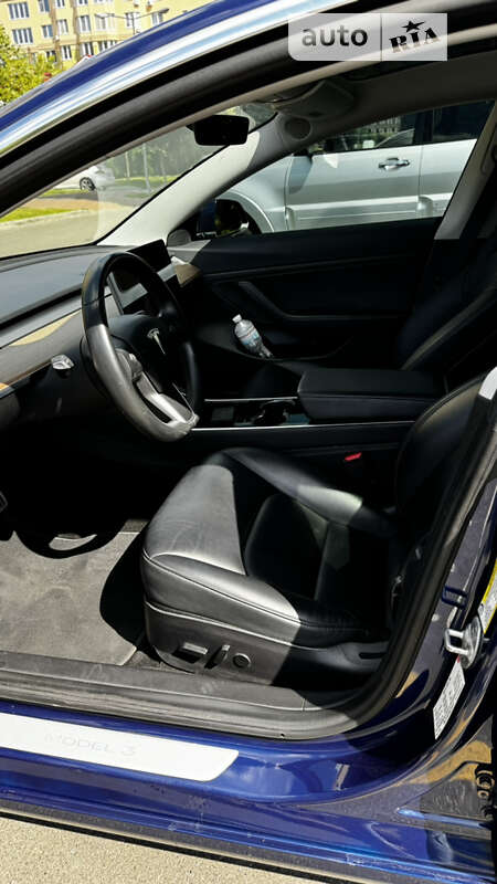 Седан Tesla Model 3 2018 в Києві