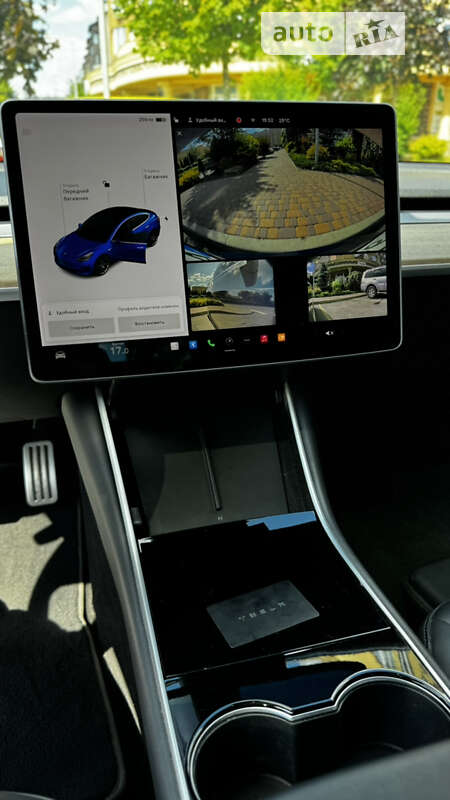 Седан Tesla Model 3 2018 в Киеве