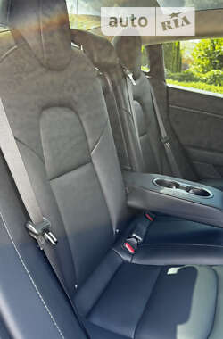 Седан Tesla Model 3 2018 в Киеве