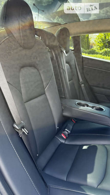 Седан Tesla Model 3 2018 в Киеве