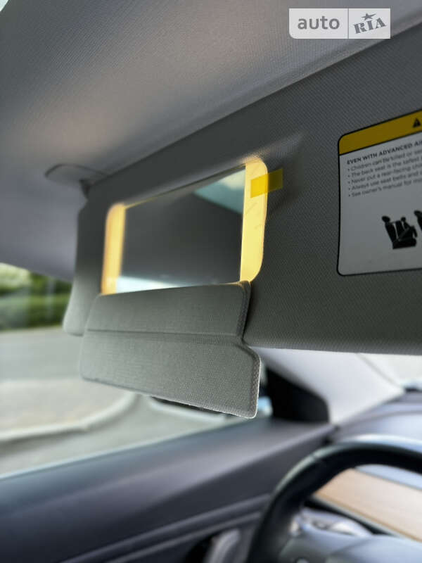 Седан Tesla Model 3 2018 в Києві