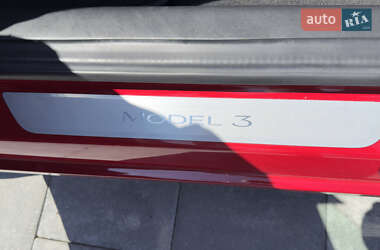Седан Tesla Model 3 2018 в 
