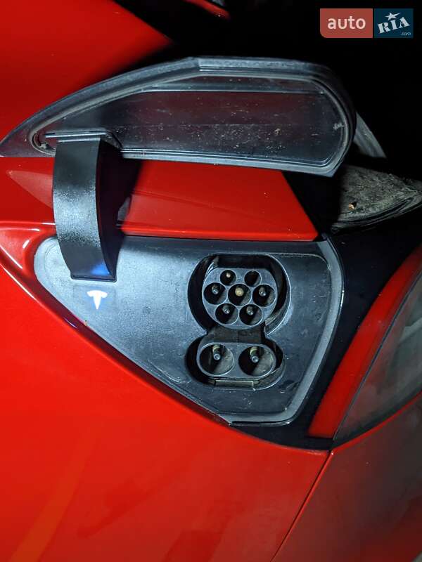 Седан Tesla Model 3 2019 в Полтаві