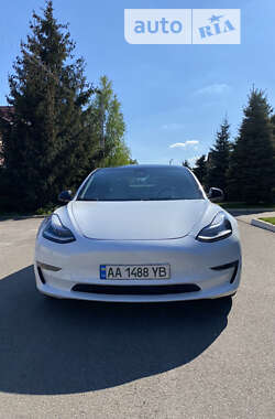 Седан Tesla Model 3 2019 в Киеве