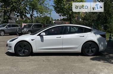 Седан Tesla Model 3 2021 в Львове