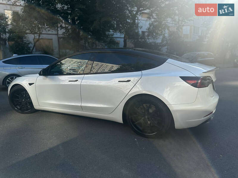 Седан Tesla Model 3 2021 в Харькове