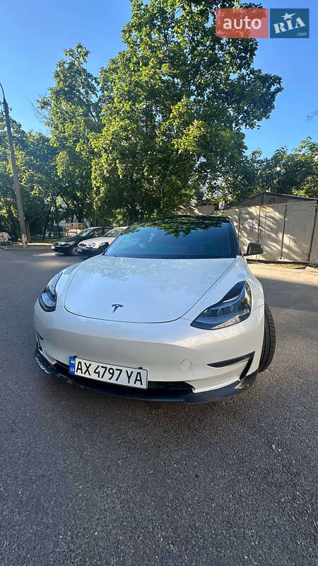 Седан Tesla Model 3 2021 в Харькове