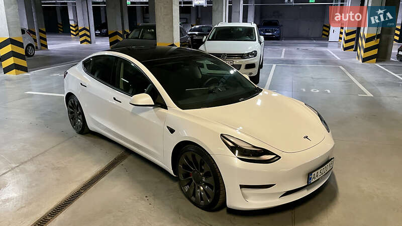 Седан Tesla Model 3 2021 в Києві