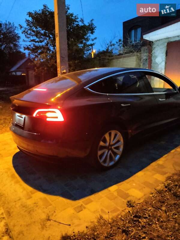 Tesla Model 3 2018