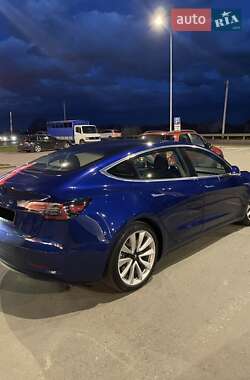 Седан Tesla Model 3 2019 в 