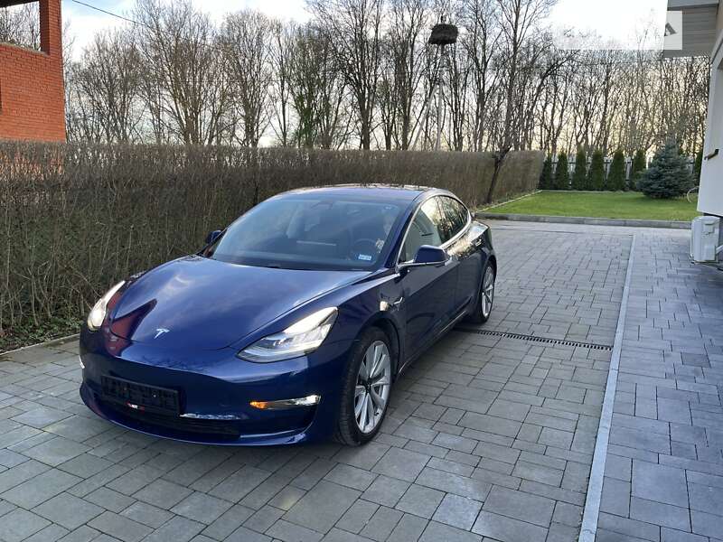 Седан Tesla Model 3 2019 в Львові