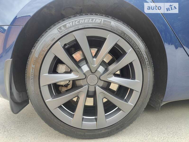 Седан Tesla Model 3 2022 в Вінниці