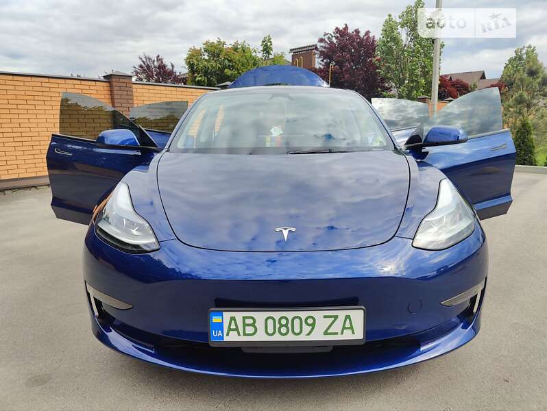 Седан Tesla Model 3 2022 в Вінниці
