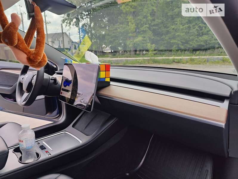 Седан Tesla Model 3 2022 в Вінниці