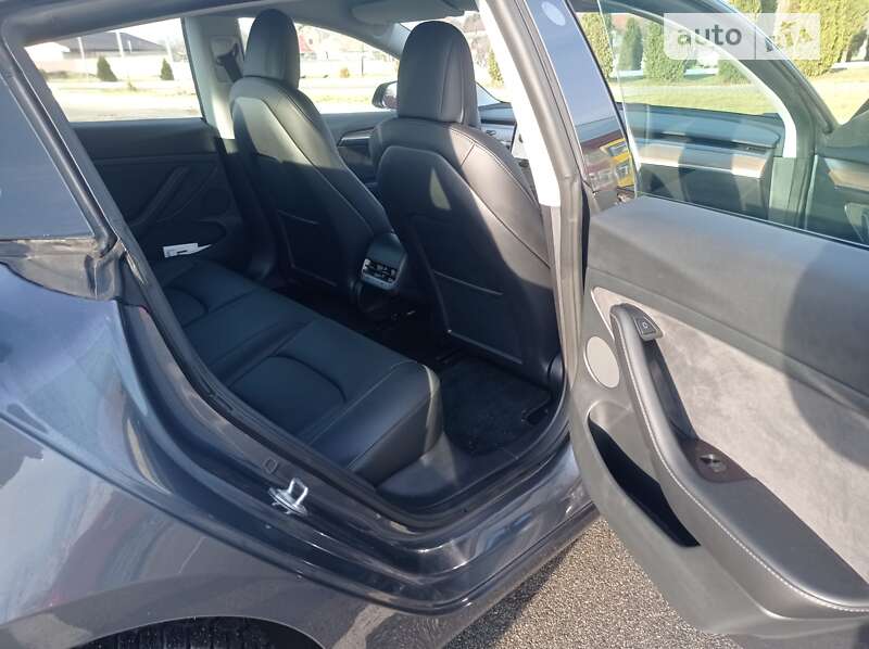 Седан Tesla Model 3 2022 в Василькове