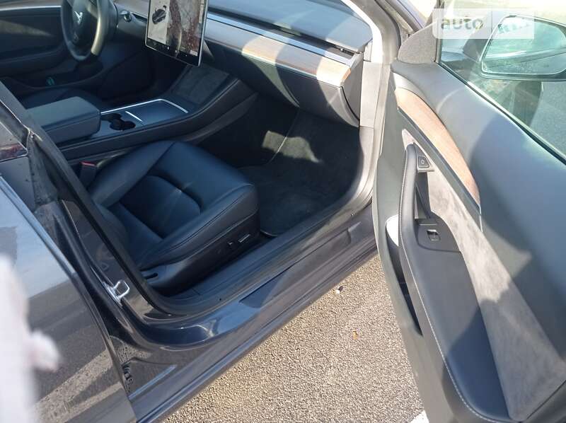 Седан Tesla Model 3 2022 в Василькове
