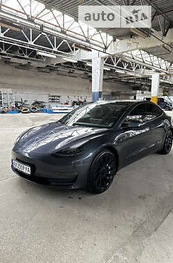 Седан Tesla Model 3 2022 в Киеве