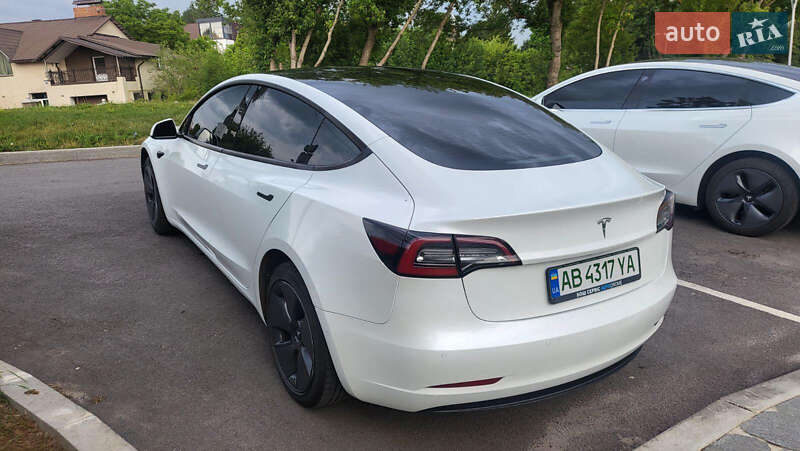 Седан Tesla Model 3 2021 в Виннице