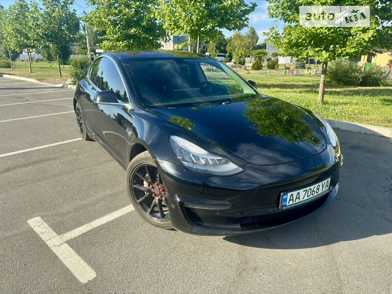 Седан Tesla Model 3 2018 в Киеве