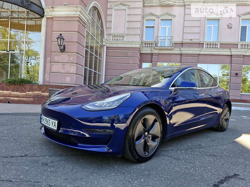 Седан Tesla Model 3 2018 в Одесі