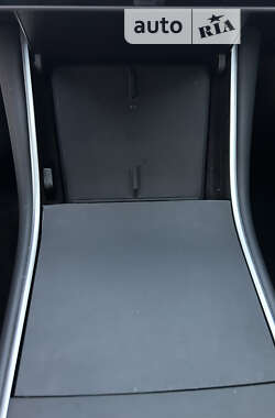 Седан Tesla Model 3 2017 в 