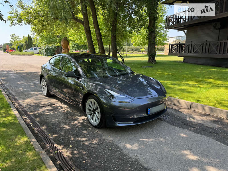 Седан Tesla Model 3 2021 в Дніпрі