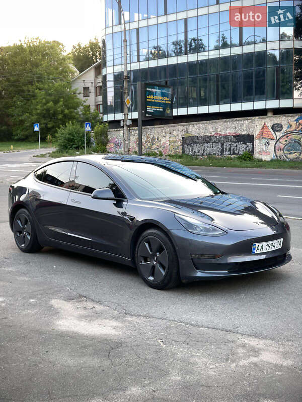 Седан Tesla Model 3 2022 в Києві