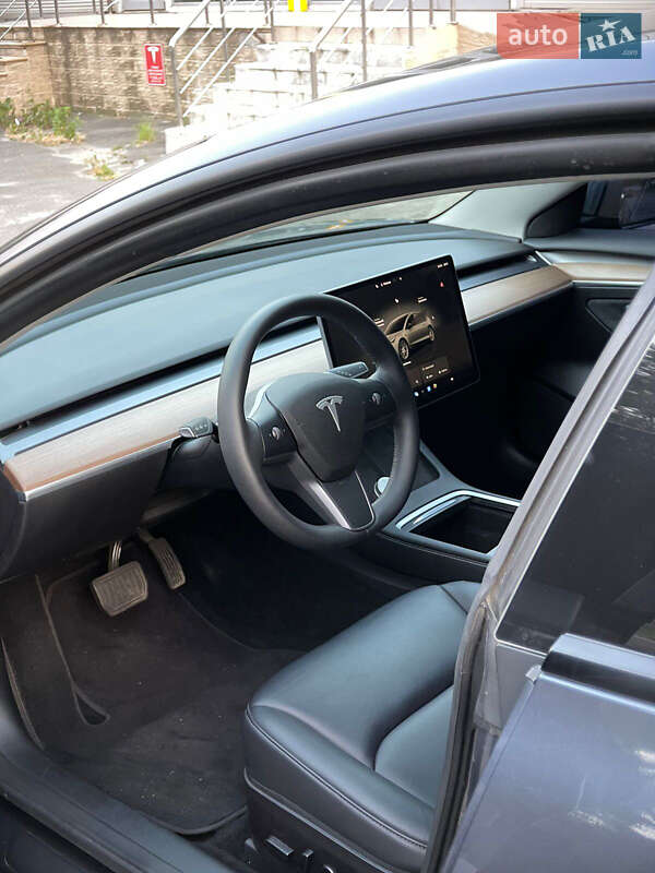 Седан Tesla Model 3 2022 в Києві