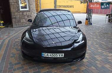 Седан Tesla Model 3 2018 в Умани