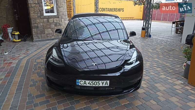 Седан Tesla Model 3 2018 в 