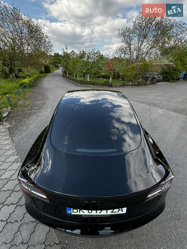 Седан Tesla Model 3 2019 в Рівному