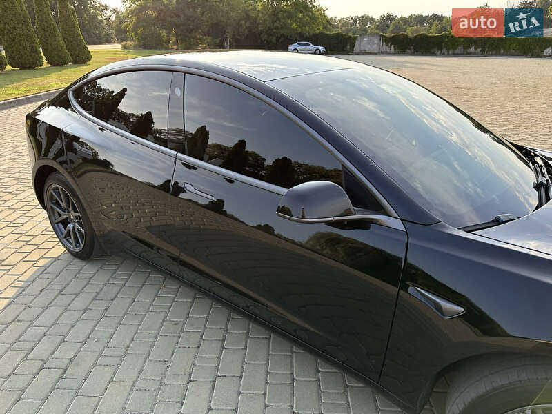 Седан Tesla Model 3 2019 в Одесі