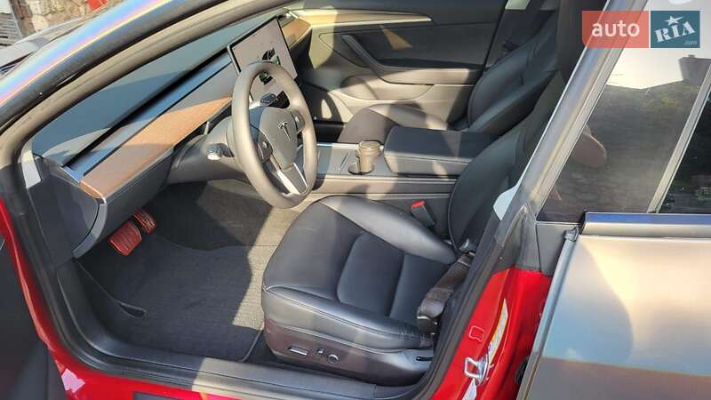 Седан Tesla Model 3 2022 в Тернополі