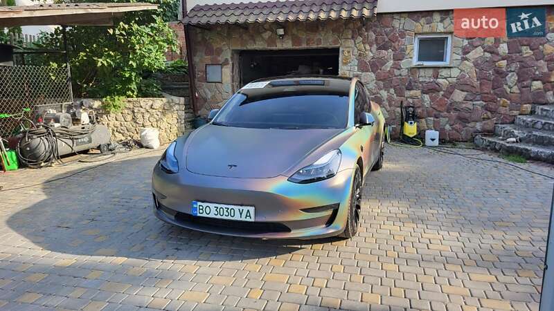 Седан Tesla Model 3 2022 в Тернополі