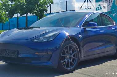 Седан Tesla Model 3 2020 в Киеве