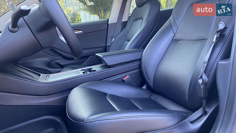 Седан Tesla Model 3 2022 в Киеве