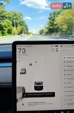 Седан Tesla Model 3 2022 в 