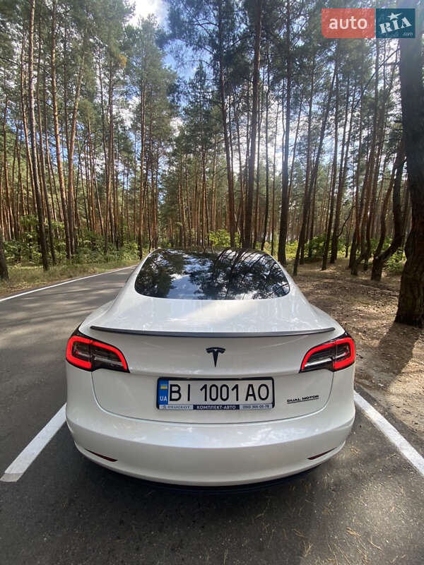 Седан Tesla Model 3 2022 в Полтаве