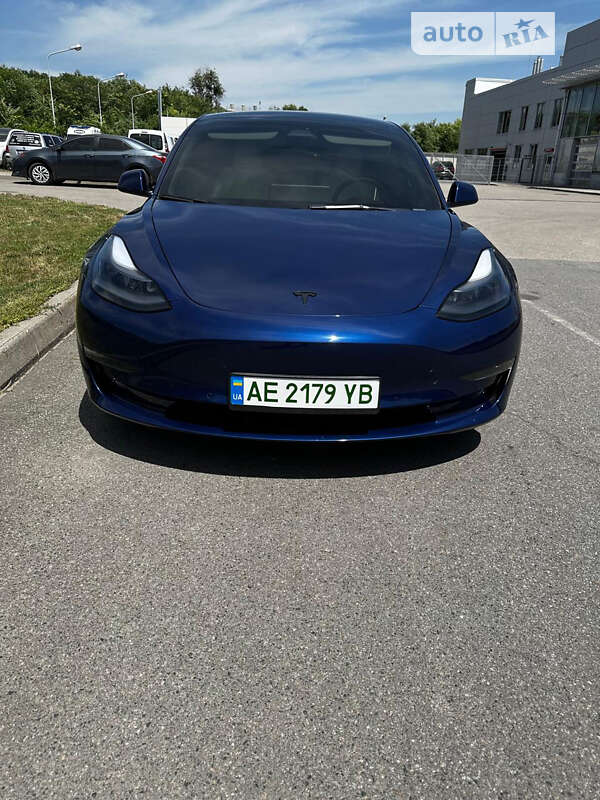 Седан Tesla Model 3 2022 в Днепре